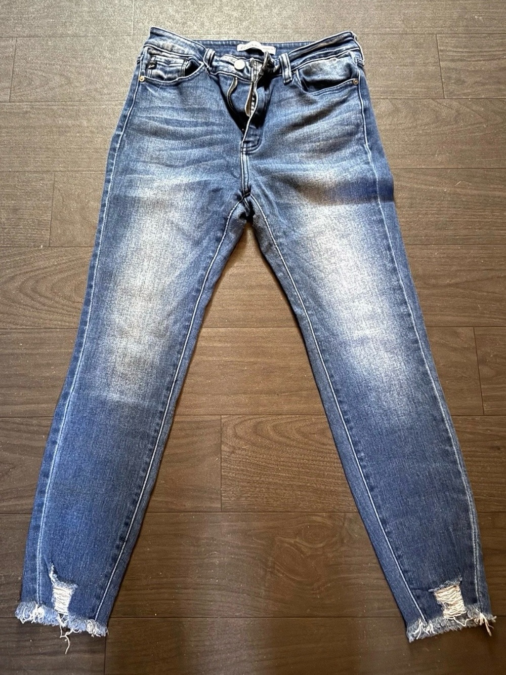 KanCan Women's Washed Blue Cropped bottom hem Distressed Jeans Size 28
